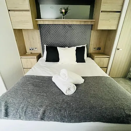 Hébergement de vacances Fir Tree With Hot Tub