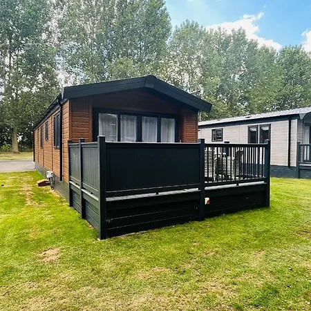 Holiday home Fir Tree With Hot Tub