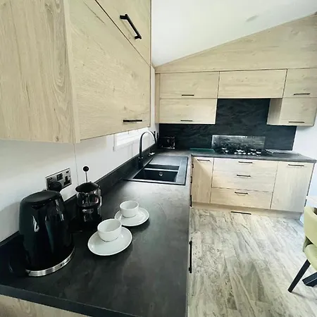 Fir Tree With Hot Tub Tatil Evi *