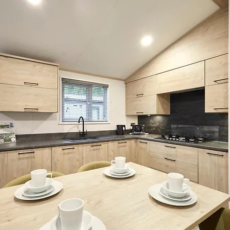 Fir Tree With Hot Tub Tatil Evi York