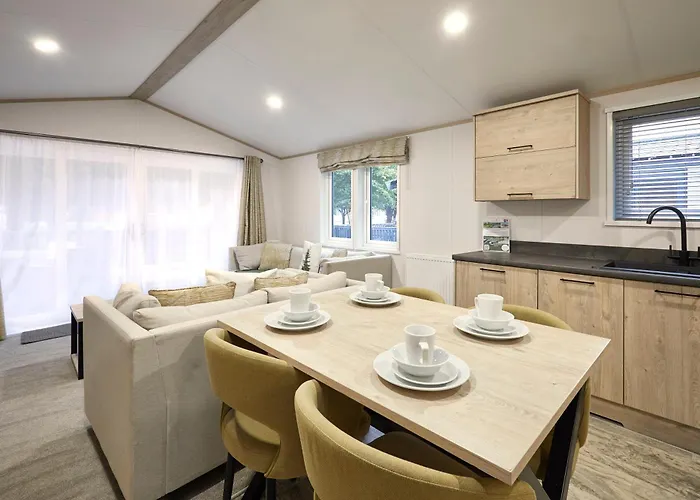 Fir Tree With Hot Tub 约克