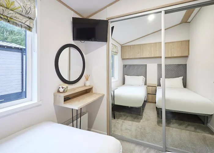 Fir Tree With Hot Tub * 约克