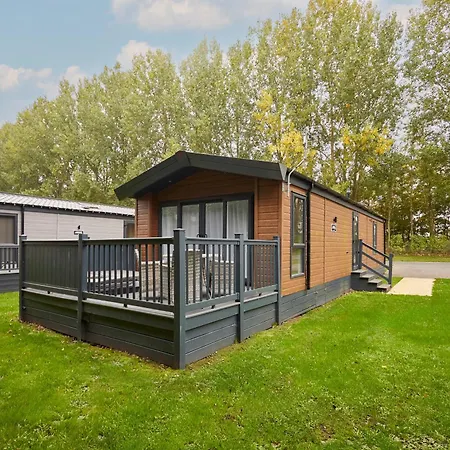 Fir Tree With Hot Tub *