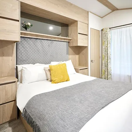 Fir Tree With Hot Tub Semesterbostad